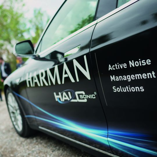 Das Aus für störende Motor- und Fahrgeräusche: Aktive Systeme zur Lärmreduktion machen's möglich. Das Aus für störende Motor- und Fahrgeräusche: Aktive Systeme zur Lärmreduktion machen's möglich.