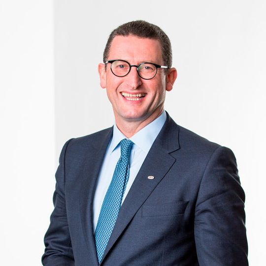 Duncan Tait, CEO and Senior Executive Vice President and Head of Americas and EMEIA bei Fujitsu. Duncan Tait, CEO and Senior Executive Vice President and Head of Americas and EMEIA bei Fujitsu.