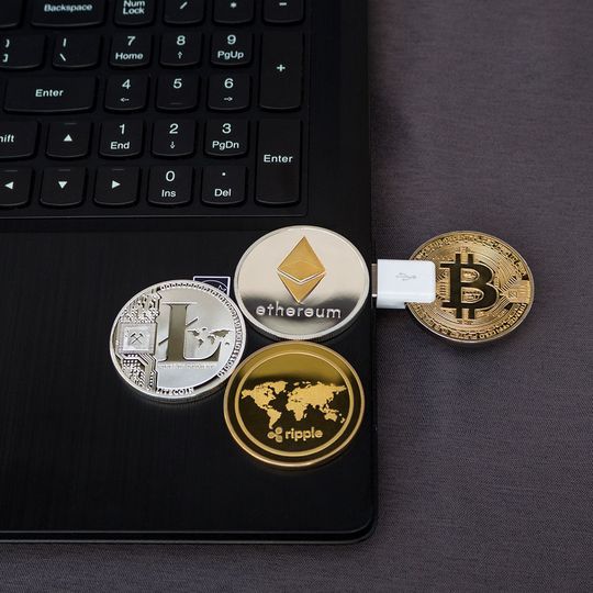 Im vergangenen Jahr gab es einen massiven Anstieg von Angriffen im Bereich der Kryptowährungen. Cyberkriminelle scheinen in einer echten Goldrauschstimmung zu sein. Im vergangenen Jahr gab es einen massiven Anstieg von Angriffen im Bereich der Kryptowährungen. Cyberkriminelle scheinen in einer echten Goldrauschstimmung zu sein.