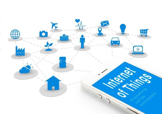 Ab sofort steht das cloudbasierte, offene IoT-Betriebssystem MindSphere von Siemens sowohl auf Microsoft Azure als auch auf Amazon Web Services (AWS) zur verfügung. Ab sofort steht das cloudbasierte, offene IoT-Betriebssystem MindSphere von Siemens sowohl auf Microsoft Azure als auch auf Amazon Web Services (AWS) zur verfügung.