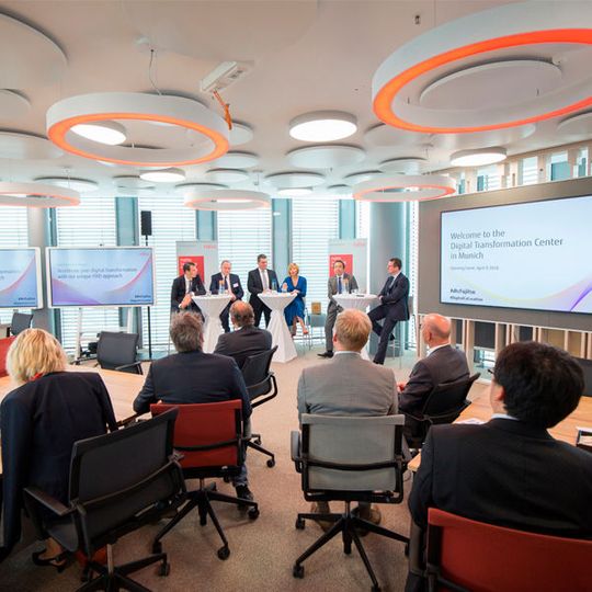 Ab sofort gibt es in München ein Fujitsu Digital Transformation Center. Ab sofort gibt es in München ein Fujitsu Digital Transformation Center.