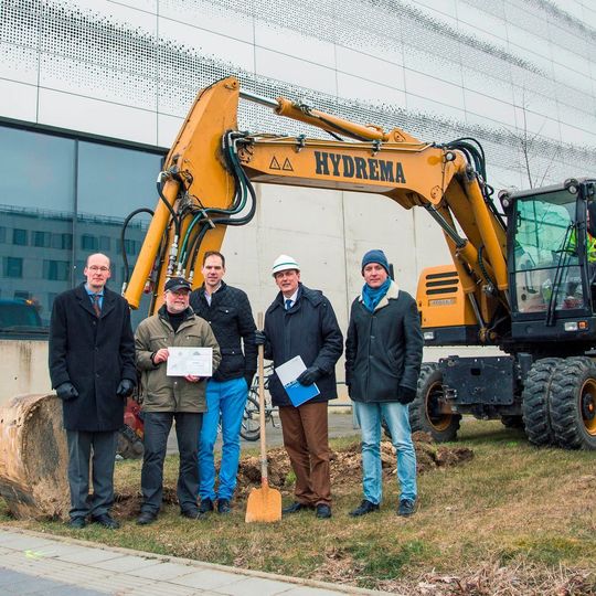 Das Projektteam v.l.n.r.: Dr. Holger Grube, Dr. Peter Lürkens, Dr. Christian Haag, Prof. Rik De Doncker, Dr. Matthias Kufeld Das Projektteam v.l.n.r.: Dr. Holger Grube, Dr. Peter Lürkens, Dr. Christian Haag, Prof. Rik De Doncker, Dr. Matthias Kufeld