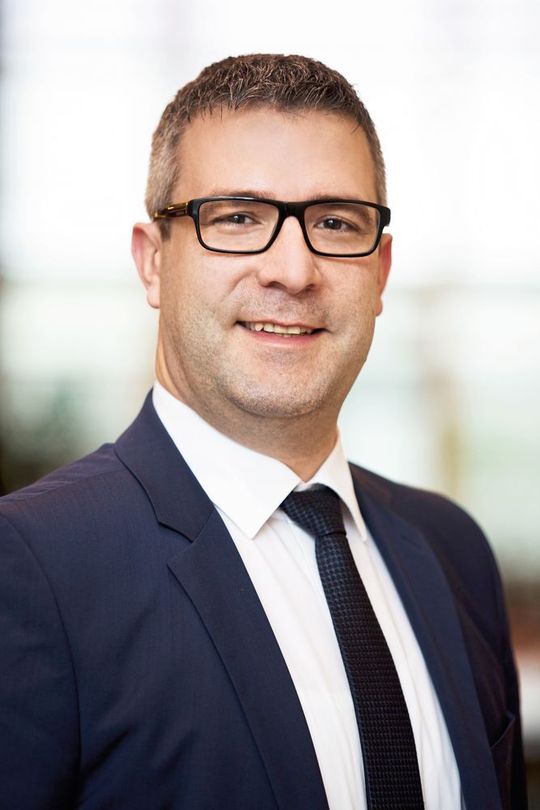 Andreas Hänel, Herstellungsleiter bei R-Pharm: „Wir müssen in der Lage sein, alle Entwicklungs- und Produktionsschritte bei der Herstellung fester Formen abzubilden.“