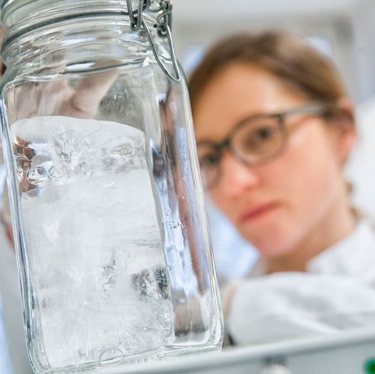 AWI scientist Julia Gütermann is analysing an Arctic sea-ice core for microplastic particles in a lab at the AWI Helgoland. AWI scientist Julia Gütermann is analysing an Arctic sea-ice core for microplastic particles in a lab at the AWI Helgoland.