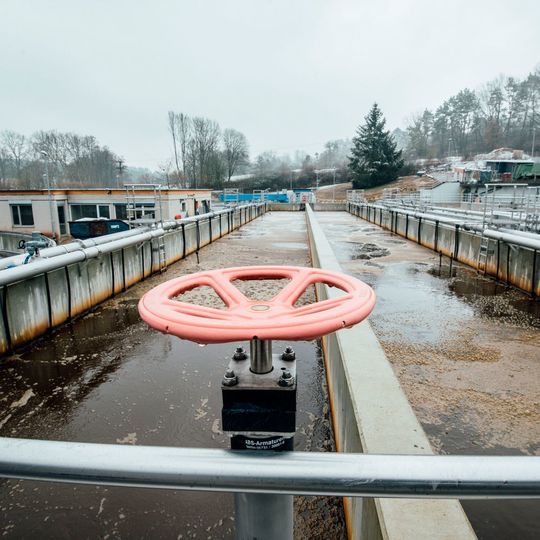 Im Rahmen umfangreicher Modernisierung hat der Abwasserbetrieb Filderstadt eine neue biologische Reinigung gebaut. Im Rahmen umfangreicher Modernisierung hat der Abwasserbetrieb Filderstadt eine neue biologische Reinigung gebaut.