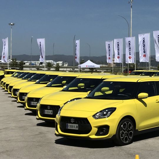 Suzuki hat seinen Absatz im abgelaufenen Geschäftsjahr um mehr als zehn Prozent steigern können. Suzuki hat seinen Absatz im abgelaufenen Geschäftsjahr um mehr als zehn Prozent steigern können.