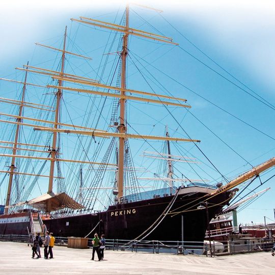 Ab dem Jahr 2019 in Hamburg zu besichtigen: Das derzeit bei der Peters Werft restaurierte Fracht- und Segelschulschiff Peking war viele Jahre im Hafen New Yorks als Museum vor Anker. Ab dem Jahr 2019 in Hamburg zu besichtigen: Das derzeit bei der Peters Werft restaurierte Fracht- und Segelschulschiff Peking war viele Jahre im Hafen New Yorks als Museum vor Anker.