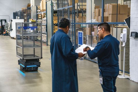 „Durch den MiR200 haben wir Personalressourcen einer ganzen Vollzeitkraft freigesetzt und mehr Kapazitäten für wertschöpfende Tätigkeiten geschaffen“, erklärt Hess. „Durch den MiR200 haben wir Personalressourcen einer ganzen Vollzeitkraft freigesetzt und mehr Kapazitäten für wertschöpfende Tätigkeiten geschaffen“, erklärt Hess.