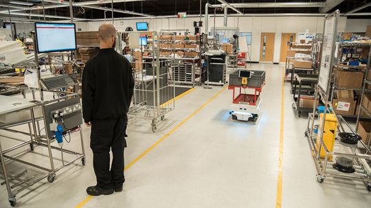 Bei Honeywell Analytics genügten für die Steuerung der MiR-Roboter nur ein paar Klicks, bestätigt Ward. Bei Honeywell Analytics genügten für die Steuerung der MiR-Roboter nur ein paar Klicks, bestätigt Ward.