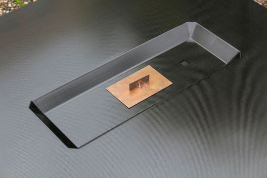 Statt sie auf dem Auto anzubringen, wollen Wissenschaftler die Antennen zukünftig platzsparend im Dach versenken. Statt sie auf dem Auto anzubringen, wollen Wissenschaftler die Antennen zukünftig platzsparend im Dach versenken.