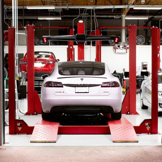 Der Rückruf wegen rostiger Schrauben betrifft 125.000 Model-S-Fahrzeuge. Der Rückruf wegen rostiger Schrauben betrifft 125.000 Model-S-Fahrzeuge.