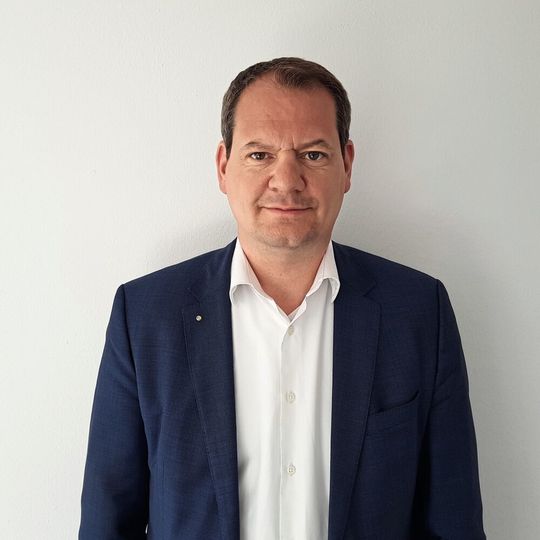 Sarik Weber nimmt seit 1. Mai die neu geschaffene Rolle des Chief Digital Officer (CDO) bei Ottobock ein und berichtet direkt an den CEO. Sarik Weber nimmt seit 1. Mai die neu geschaffene Rolle des Chief Digital Officer (CDO) bei Ottobock ein und berichtet direkt an den CEO.