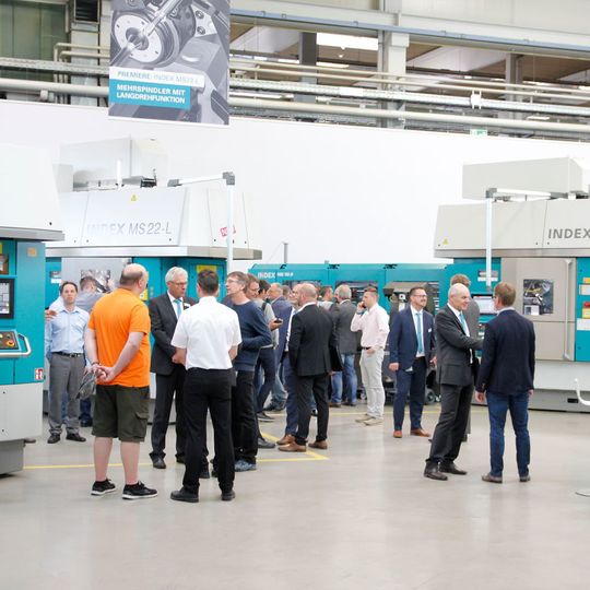 Rund 1700 interessierte Fachbesucher aus dem In- und Ausland kamen zum diesjährigen Index Open House. Rund 1700 interessierte Fachbesucher aus dem In- und Ausland kamen zum diesjährigen Index Open House.