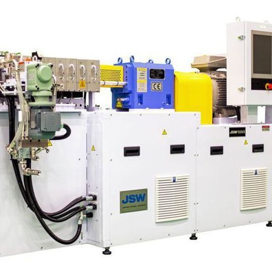 The design of the Tex25αIII, co-rotating twin-screw extruder allows it to process materials in all shapes and physical forms. The design of the Tex25αIII, co-rotating twin-screw extruder allows it to process materials in all shapes and physical forms.