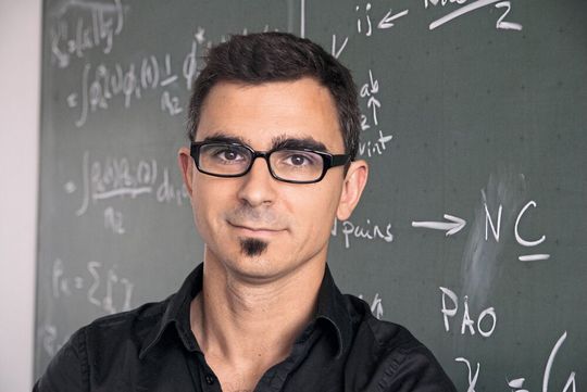 Prof. Dr. Ricardo Mata, Sprecher des GRK, Institut für Physikalische Chemie, Universität Göttingen. Prof. Dr. Ricardo Mata, Sprecher des GRK, Institut für Physikalische Chemie, Universität Göttingen.