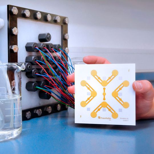 Processing module with integrated ultrasonic sensors for complete removal of pharmaceutical residues. Processing module with integrated ultrasonic sensors for complete removal of pharmaceutical residues.