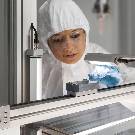 Aluminium als Material der Wahl: Das Leichtmetall bietet auch in der Chemie-, Pharma- und Prozessindustrie Vorteile. Aluminium als Material der Wahl: Das Leichtmetall bietet auch in der Chemie-, Pharma- und Prozessindustrie Vorteile.