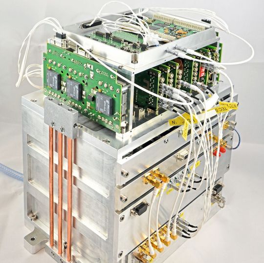 Jokarus-Nutzlast für den ersten optischen Frequenzstandard auf Basis von molekularem Jod im Weltraum. Jokarus-Nutzlast für den ersten optischen Frequenzstandard auf Basis von molekularem Jod im Weltraum.