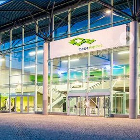 Eine neue Messe für das Sägen öffnet in Augsburg ihre Tore. Eine neue Messe für das Sägen öffnet in Augsburg ihre Tore.