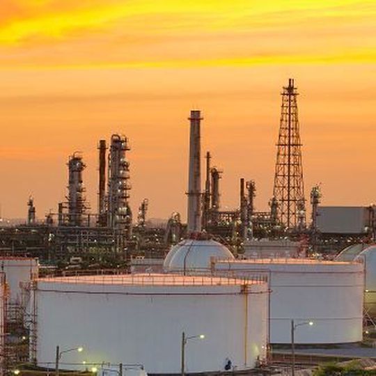 Yanbu Aramco Sinopec Refining Company is a world-class, full-conversion refinery that covers about 5.2 million square meters in the Yanbu Industrial City. Yanbu Aramco Sinopec Refining Company is a world-class, full-conversion refinery that covers about 5.2 million square meters in the Yanbu Industrial City.