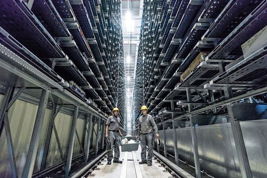 Die Mitarbeiter von Wisag sind neben der Havariereinigung auch für die turnusmäßige Begleitreinigung sowie die Grundreinigung verantwortlich.