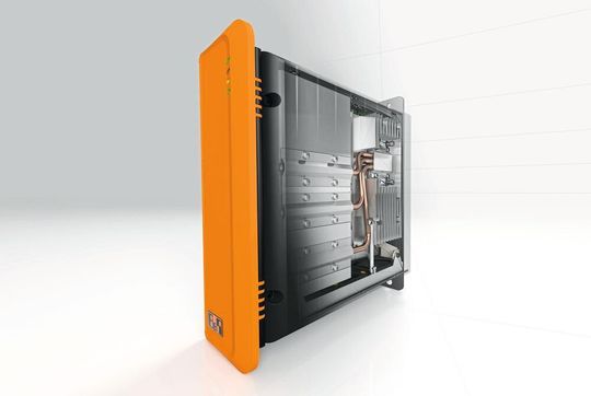 Der Edge Controller ermöglicht, dass zeitgleich Daten gesammelt, ausgewertet und in die Cloud geschickt werden. Der Edge Controller ermöglicht, dass zeitgleich Daten gesammelt, ausgewertet und in die Cloud geschickt werden.