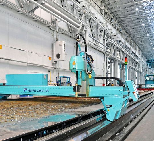 Die renommierte Schiffswerft Blohm+Voss vertraut auf eine Plasmaschneidanlage der Baureihe MG von Microstep. Die, wie es heißt, flexibel einsetzbare CNC-Anlage schneidet dort großformatigen Blechtafeln zwischen 4 bis 60 mm dicke für die Schiffsbeplankung. Die renommierte Schiffswerft Blohm+Voss vertraut auf eine Plasmaschneidanlage der Baureihe MG von Microstep. Die, wie es heißt, flexibel einsetzbare CNC-Anlage schneidet dort großformatigen Blechtafeln zwischen 4 bis 60 mm dicke für die Schiffsbeplankung.