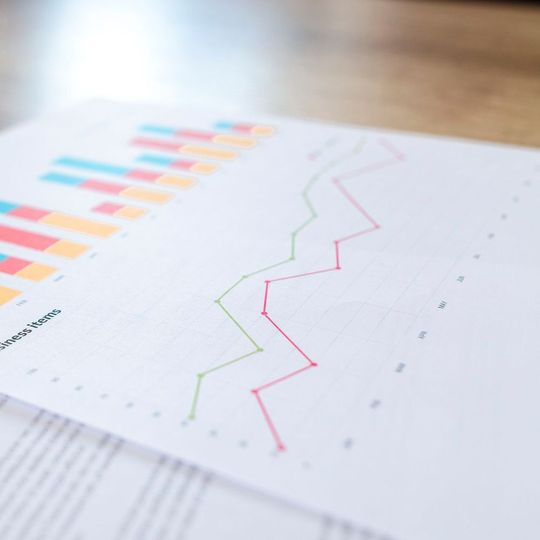 Notwendiges Schwarz: Der Ceresana-Report zum Weltmarkt für Carbon Black prophezeit eine positive Entwicklung für den Reifen-Rohstoff. Notwendiges Schwarz: Der Ceresana-Report zum Weltmarkt für Carbon Black prophezeit eine positive Entwicklung für den Reifen-Rohstoff.