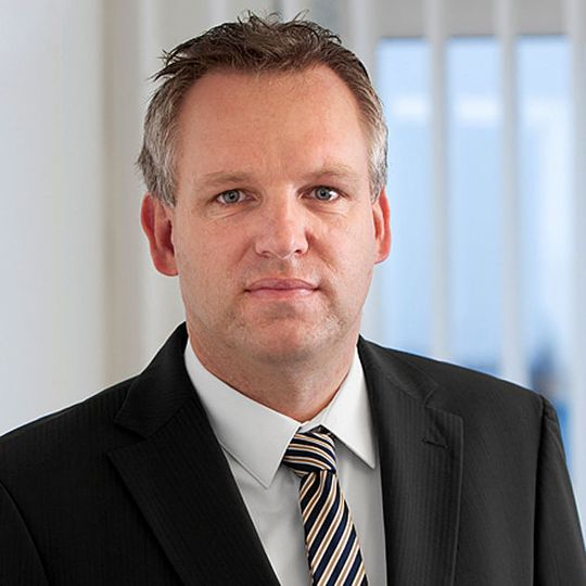 Zum 1. Oktober verantwortet der ehemalige EDAG-Chef Jörg Ohlsen als neuer Geschäftsführer das weltweite Automotive-Geschäft der ESG Mobility. Zum 1. Oktober verantwortet der ehemalige EDAG-Chef Jörg Ohlsen als neuer Geschäftsführer das weltweite Automotive-Geschäft der ESG Mobility.