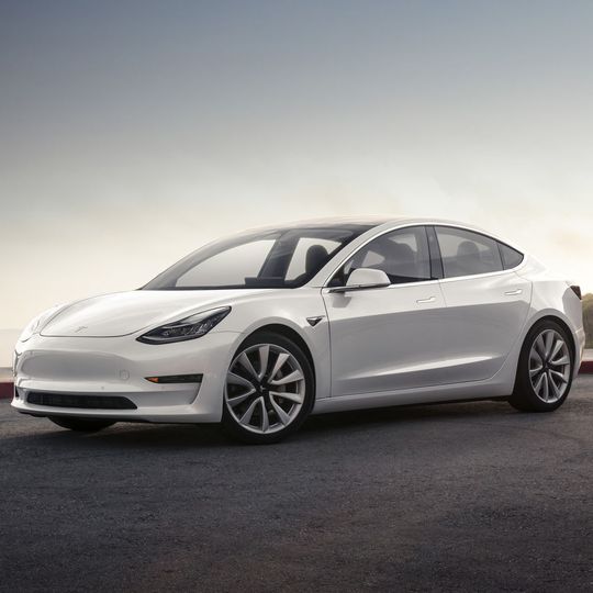 Das Model 3 hat Tesla in der Neuzulassungsstatistik deutlich nach vorn gebracht. Das Model 3 hat Tesla in der Neuzulassungsstatistik deutlich nach vorn gebracht.