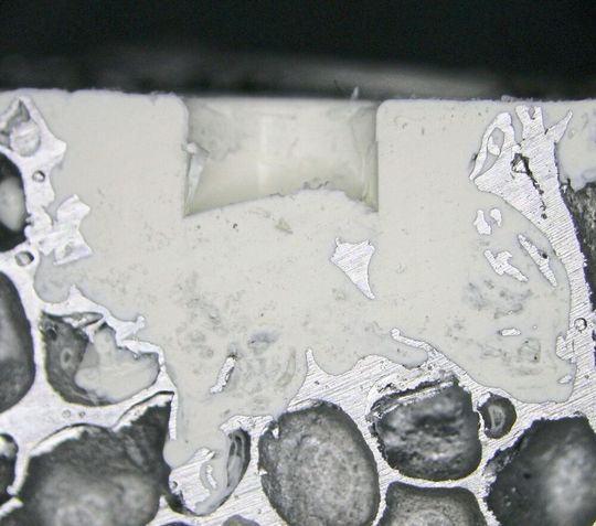 Das MM-W-Verfahren (Mutimaterial-Weldung) von KVT-Fastening baut auf einer Kombination von Ultraschallenergie, Materialhärte und Design eines Verbinders auf, wie es heißt. Dabei werde dieser in das Bauteil eingetrieben und der angeschmolzene Kunststoff als Verbindungsmasse genutzt. So will das Unternehmen das Fügen von Bauteilen im Materialmix wirtschaftlicher und flexibler machen. Das MM-W-Verfahren (Mutimaterial-Weldung) von KVT-Fastening baut auf einer Kombination von Ultraschallenergie, Materialhärte und Design eines Verbinders auf, wie es heißt. Dabei werde dieser in das Bauteil eingetrieben und der angeschmolzene Kunststoff als Verbindungsmasse genutzt. So will das Unternehmen das Fügen von Bauteilen im Materialmix wirtschaftlicher und flexibler machen.