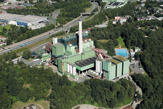 Das MHKW Wuppertal erzeugt 160.000 MWh elektrische Energie und zusätzlich Fernwärme für 350.000 Menschen. Das MHKW Wuppertal erzeugt 160.000 MWh elektrische Energie und zusätzlich Fernwärme für 350.000 Menschen.