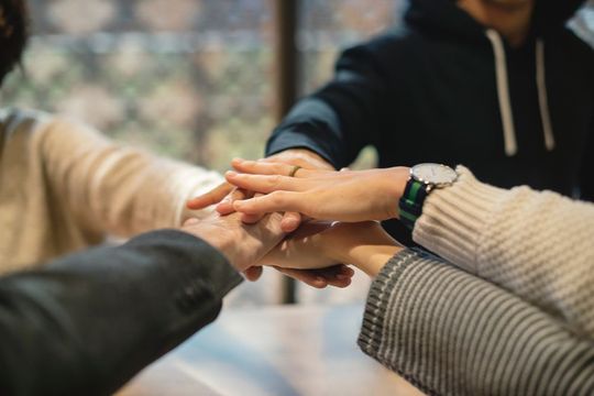 Idealerweise verstehen sich Unternehmen und Agenturen als Partner, die gegenseitig Verständnis aufbringen und sich in die Lage des anderen reinversetzen. Idealerweise verstehen sich Unternehmen und Agenturen als Partner, die gegenseitig Verständnis aufbringen und sich in die Lage des anderen reinversetzen.