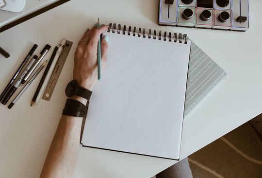 Durch gute Simultan-Visualisierungen kann der Kommunikationsprozess an Tiefe gewinnen. Durch gute Simultan-Visualisierungen kann der Kommunikationsprozess an Tiefe gewinnen.