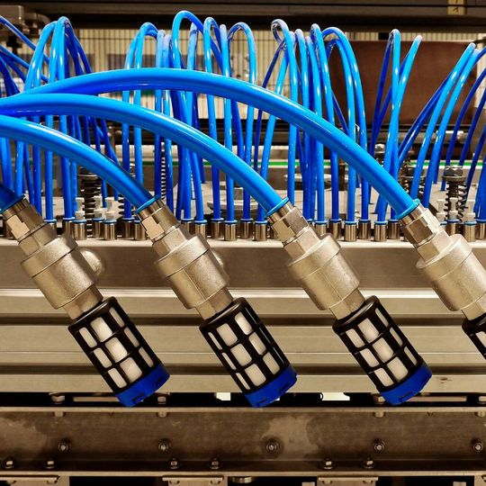 Die Nachfrage nach Industrieautomation und IIoT befeuert das Wachstum im weltweiten Markt für Pneumatikventile und Antriebe, so eine Studie von Frost & Sullivan. Die Nachfrage nach Industrieautomation und IIoT befeuert das Wachstum im weltweiten Markt für Pneumatikventile und Antriebe, so eine Studie von Frost & Sullivan.