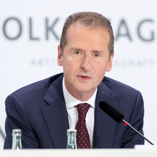 Der VW-Konzernchef Herbert Diess ist neuer Aufsichtsratsvorsitzender bei Skoda und neues Mitglied im Vorstand des VDA. Der VW-Konzernchef Herbert Diess ist neuer Aufsichtsratsvorsitzender bei Skoda und neues Mitglied im Vorstand des VDA.