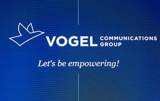 Das Würzburger Fachmedienhaus Vogel Business Media firmiert seit dem 1. Juni 2018 unter einem neuen Firmennamen: Vogel Communications Group. Das Würzburger Fachmedienhaus Vogel Business Media firmiert seit dem 1. Juni 2018 unter einem neuen Firmennamen: Vogel Communications Group.