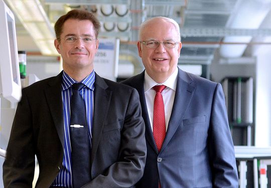 v.l. Die geschäftsführenden Jumo-Gesellschafter Michael Juchheim und Bernhard Juchheim rechnen für 2018 mit einem Umsatz von 250 Mio. Euro. v.l. Die geschäftsführenden Jumo-Gesellschafter Michael Juchheim und Bernhard Juchheim rechnen für 2018 mit einem Umsatz von 250 Mio. Euro.