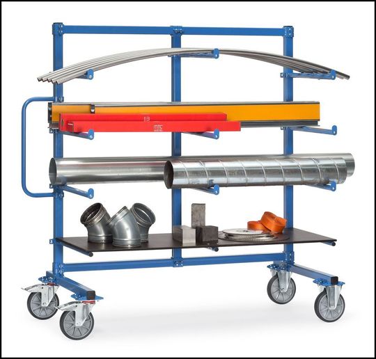 Bei dieser einseitigen Tragarmwagen-Version steht eine Nutzlänge von 600 mm zur Verfügung, wenn beide Seiten benötigt werden, sind die Tragarme jeweils 370 mm lang. Bei dieser einseitigen Tragarmwagen-Version steht eine Nutzlänge von 600 mm zur Verfügung, wenn beide Seiten benötigt werden, sind die Tragarme jeweils 370 mm lang.