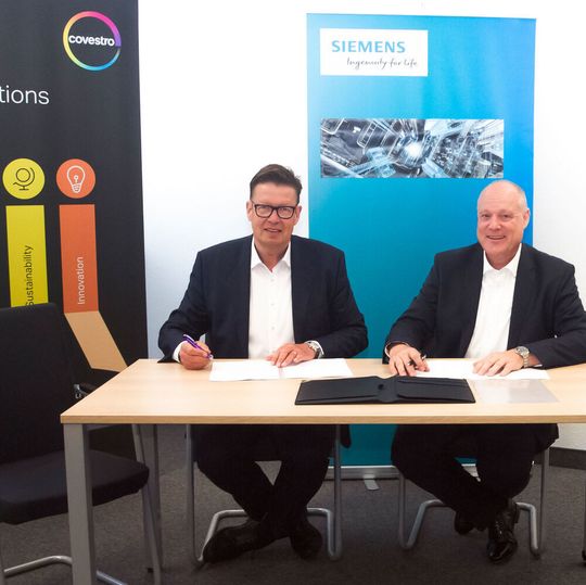 Siemens und Covestro Deutschland AG vertiefen strategische Partnerschaft im Rahmen der Digitalisierung. Siemens und Covestro Deutschland AG vertiefen strategische Partnerschaft im Rahmen der Digitalisierung.