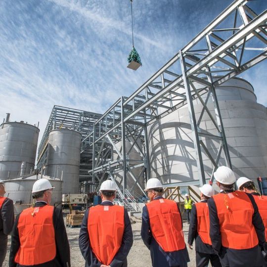 Veramaris, das Gemeinschaftsunternehmen von DSM und Evonik, hat auf der Baustelle der neuen Produktionsanlage in Blair, Nebraska, Richtfest gefeiert. Veramaris, das Gemeinschaftsunternehmen von DSM und Evonik, hat auf der Baustelle der neuen Produktionsanlage in Blair, Nebraska, Richtfest gefeiert.