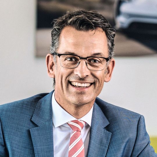 Neue Spitze für die Vertriebsorganisation von Porsche in Deutschland: Alexander Pollich wird zum 15. Juli Geschäftsführer von Porsche Deutschland. Neue Spitze für die Vertriebsorganisation von Porsche in Deutschland: Alexander Pollich wird zum 15. Juli Geschäftsführer von Porsche Deutschland.