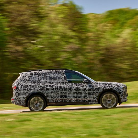 Der BMW X7 kommt in etwa einem Jahr auf den Markt. Der BMW X7 kommt in etwa einem Jahr auf den Markt.