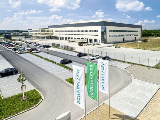 Das neue EDZ Mitte von Schaeffler hat im Mai 2018 den Betrieb aufgenommen. Schaeffler beliefert von Kitzingen aus seine Kunden in Europa