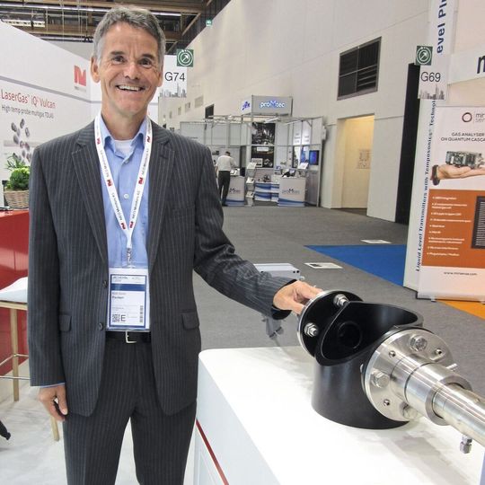 CEO Ketil Gorm Paulsen proudly described the new hydrogen analyzer yesterday at the company's stand. CEO Ketil Gorm Paulsen proudly described the new hydrogen analyzer yesterday at the company's stand.