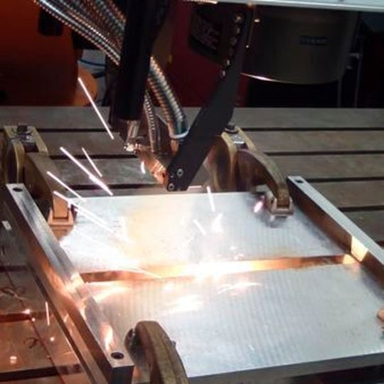 Remote-Laserstrahlschweißen von Stahl-Aluminium-Mischverbindungen. Remote-Laserstrahlschweißen von Stahl-Aluminium-Mischverbindungen.