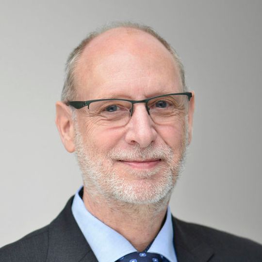 Dr. Jörg Hähniche, Vorstand PROFIBUS Nutzerorganisation e. V.: "Das PA-Profil wird in einer neuen Version erstmals für PROFINET verfügbar gemacht und erfüllt damit eine weitere wichtige Forderung der Anwender." Dr. Jörg Hähniche, Vorstand PROFIBUS Nutzerorganisation e. V.: "Das PA-Profil wird in einer neuen Version erstmals für PROFINET verfügbar gemacht und erfüllt damit eine weitere wichtige Forderung der Anwender."