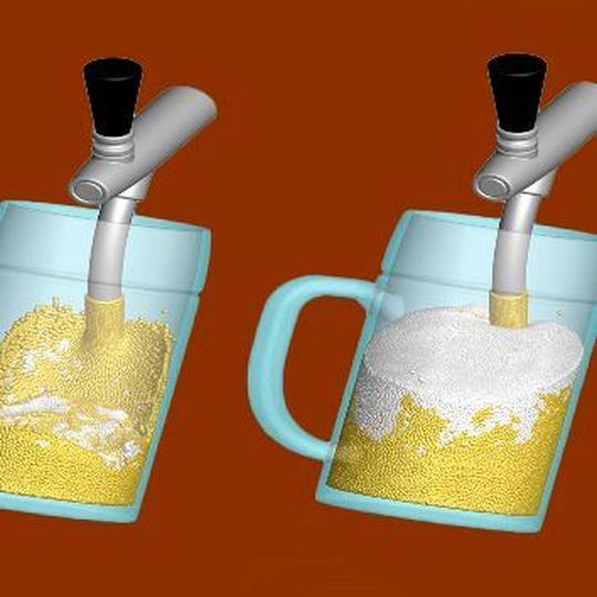 Befüllen eines Bierglases simuliert mit Meshfree – besonders die Schaumbildung spielt bei diesem Prozess eine große Rolle. Befüllen eines Bierglases simuliert mit Meshfree – besonders die Schaumbildung spielt bei diesem Prozess eine große Rolle.