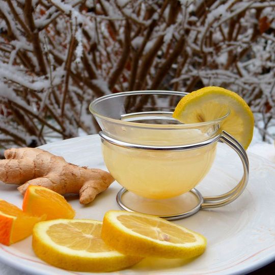 Citric acid and spicy 6-gingerol from ginger stimulate the molecular defenses in human saliva. Citric acid and spicy 6-gingerol from ginger stimulate the molecular defenses in human saliva.
