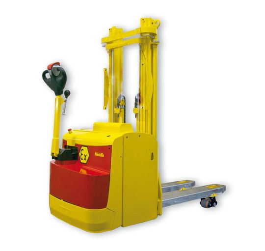 Stöcklin liefert hauptsächlich Ex-geschützte Deichsel-Hochhub- und -niederhubwagen, Quersitzstapler und Handhubwagen und Geräte der Lagertechnik, auch mit Wiegesystemen oder anderen optionalen Ausrüstungen.